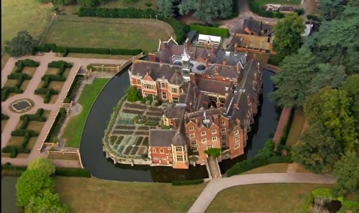 overhead photo of Madresfield Court